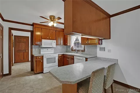 5988 Lamberth Ln, Gloucester, VA 23061 photo 13