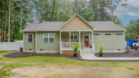 100 Little John St, Reedville, VA 22539