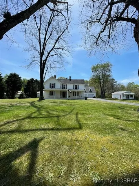 1090 General Puller Hwy, Saluda, VA 23149