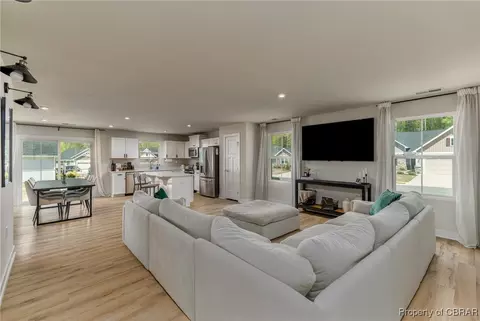 6689 Nolan Run, Gloucester, VA 23061 photo 4