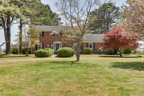 8910 Cook Dr, Hayes, VA 23072