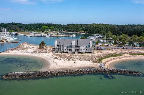 171 Beach Cove Dr, White Stone, VA 22578