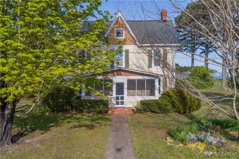 223 Lovers Ln, Deltaville, VA 23043