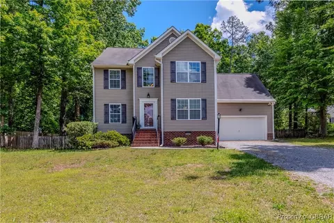 5631 Buckhunt Ln, New Kent, VA 23124