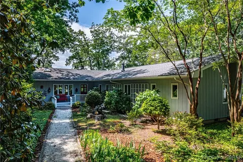 922 Blueberry Point Rd, White Stone, VA 22578