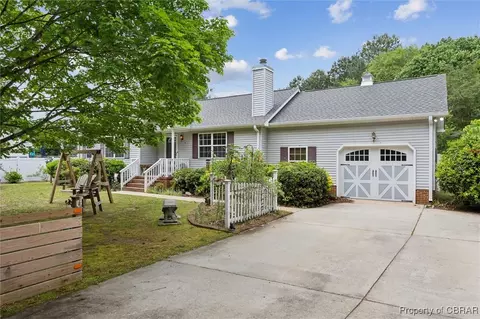 2820 Pigeon Hill Rd, Hayes, VA 23072