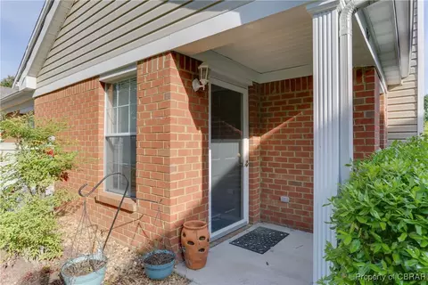 304 Westgate Cir, Williamsburg, VA 23185 photo 3