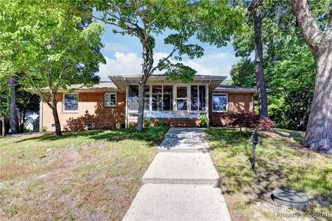 3631 Lighthouse Ln, Hayes, VA 23072