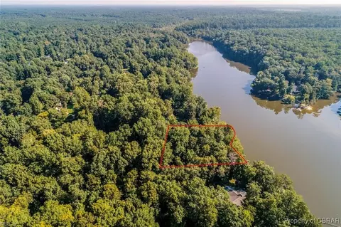 1 Ac Breezy Cv, Gloucester, VA 23061