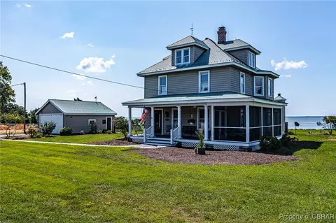 159 Fleeton Point Cir, Reedville, VA 22539
