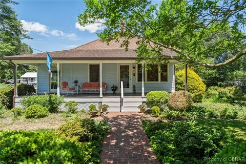 20 Winstead Dr, Irvington, VA 22480