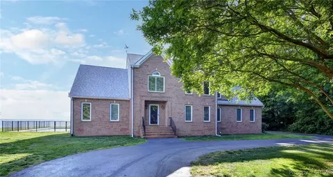 629 Cedar Pointe Dr, Weems, VA 22576 photo 2