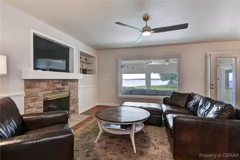 629 Cedar Pointe Dr, Weems, VA 22576 photo 25