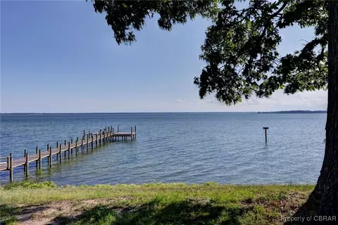 629 Cedar Pointe Dr, Weems, VA 22576 photo 8