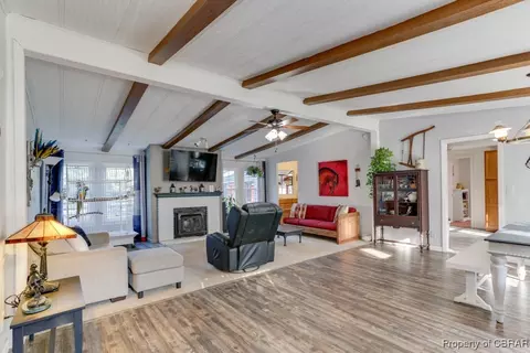 9361 Sheldon Ln, Gloucester, VA 23061 photo 4