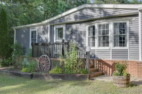9361 Sheldon Ln, Gloucester, VA 23061 photo 3