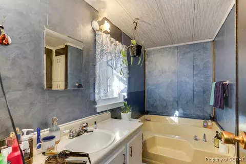 9361 Sheldon Ln, Gloucester, VA 23061 photo 19