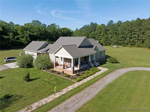 6562 Johnny Walker Ln, Gloucester, VA 23061