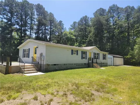 159 Dirt Bridge Rd, Topping, VA 23169