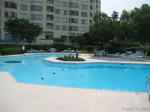 7505 River Rd #4D, Newport News, VA 23607