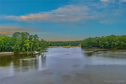 7897 Paynes Landing Rd, Gloucester, VA 23061 photo 2