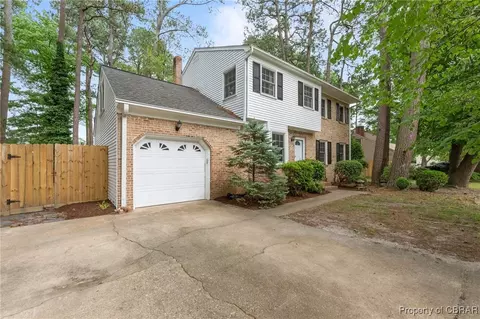 10 Kathy Dr, Poquoson, VA 23662