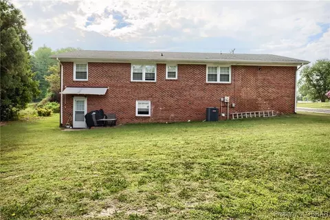 7486 Roaring Springs Rd, Gloucester, VA 23061 photo 3