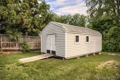 7486 Roaring Springs Rd, Gloucester, VA 23061 photo 5