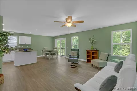 6945 Healy Ave, Gloucester, VA 23061 photo 10