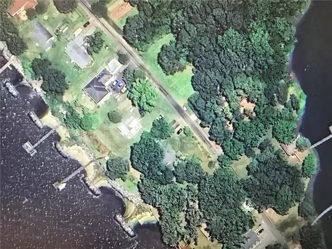 4498 Hermitage Ln, Gloucester, VA 23061