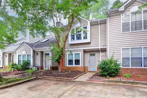 7 Hawthorn Pl, Hampton, VA 23666