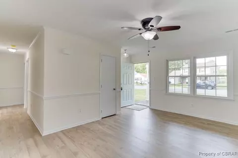 165 Fairmont Dr, Hampton, VA 23666 photo 8