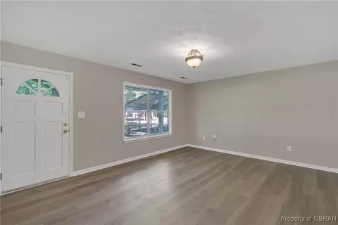3948 Beechwood Ln, Gloucester, VA 23061 photo 3