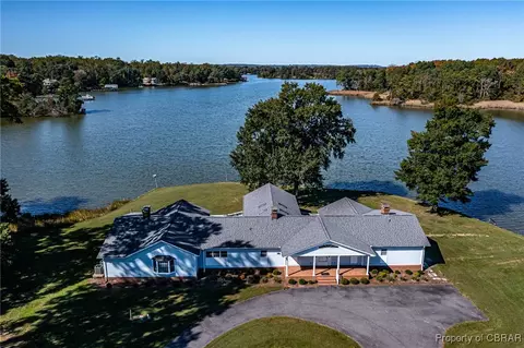 585 White Hall Rd, Montross, VA 22520