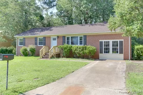 110 Scott Dr, Williamsburg, VA 23185 photo 3
