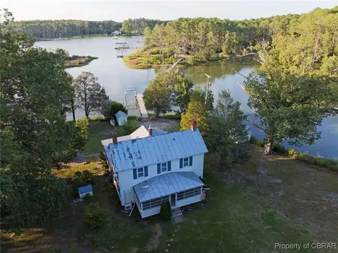 186 Bay Shore Point Rd, Port Haywood, VA 23138