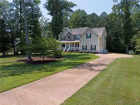 8484 Patrick Henry Way, Gloucester, VA 23061 photo 2