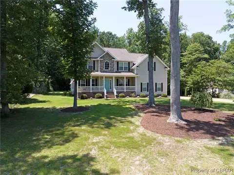 8484 Patrick Henry Way, Gloucester, VA 23061 photo 3