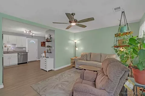 10424 Indian Rd, Gloucester, VA 23061 photo 4