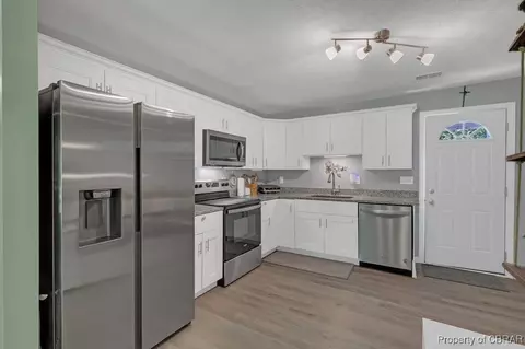 10424 Indian Rd, Gloucester, VA 23061 photo 7