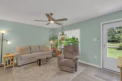 10424 Indian Rd, Gloucester, VA 23061 photo 5
