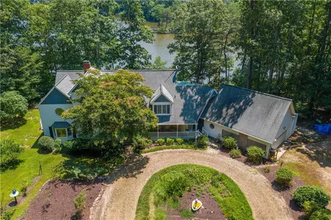 8218 Hell Neck Rd, Gloucester, VA 23061