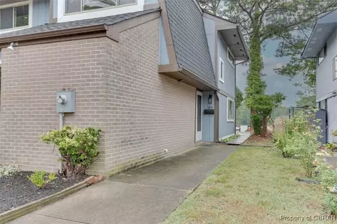 164 Lake One Dr, Hampton, VA 23666 photo 4