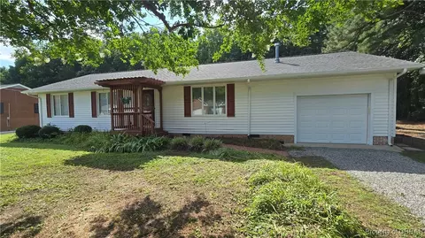 82 Southwind Dr, Mathews, VA 23109