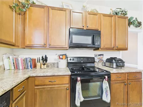 10 Bruins Way, Hampton, VA 23666 photo 11