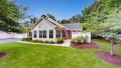 103 Horatio Gates Dr #10-4, Yorktown, VA 23690