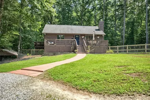 8577 Davenport Rd, Gloucester, VA 23061 photo 2