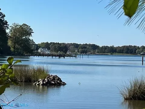 0 Yopps Cove Rd, White Stone, VA 22578