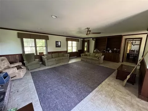 Living - 366 General Puller Hwy, Saluda, VA 23149 photo 3 of 4