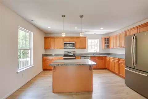 2 Hampshire Dr, Hampton, VA 23669 photo 17